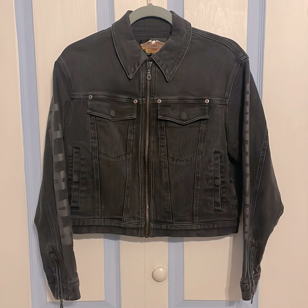 Women’s Harley Davidson Size Medium Light weight jacket